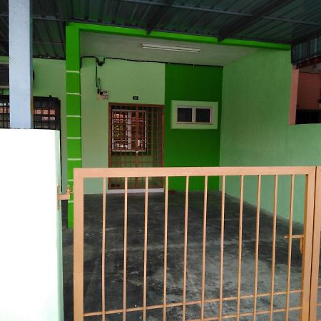 Pelangi Homestay Bota Ngoại thất bức ảnh